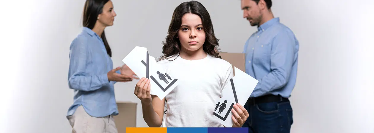 تعرف على دعوى الرؤية في قانون الأحوال الشخصية الإماراتي لعام 2024، إجراءاتها، شروطها، الحقوق القانونية للوالدين، والعقوبات على الامتناع عن تنفيذ حكم الرؤية، مع التركيز على مصلحة الطفل الفضلى.